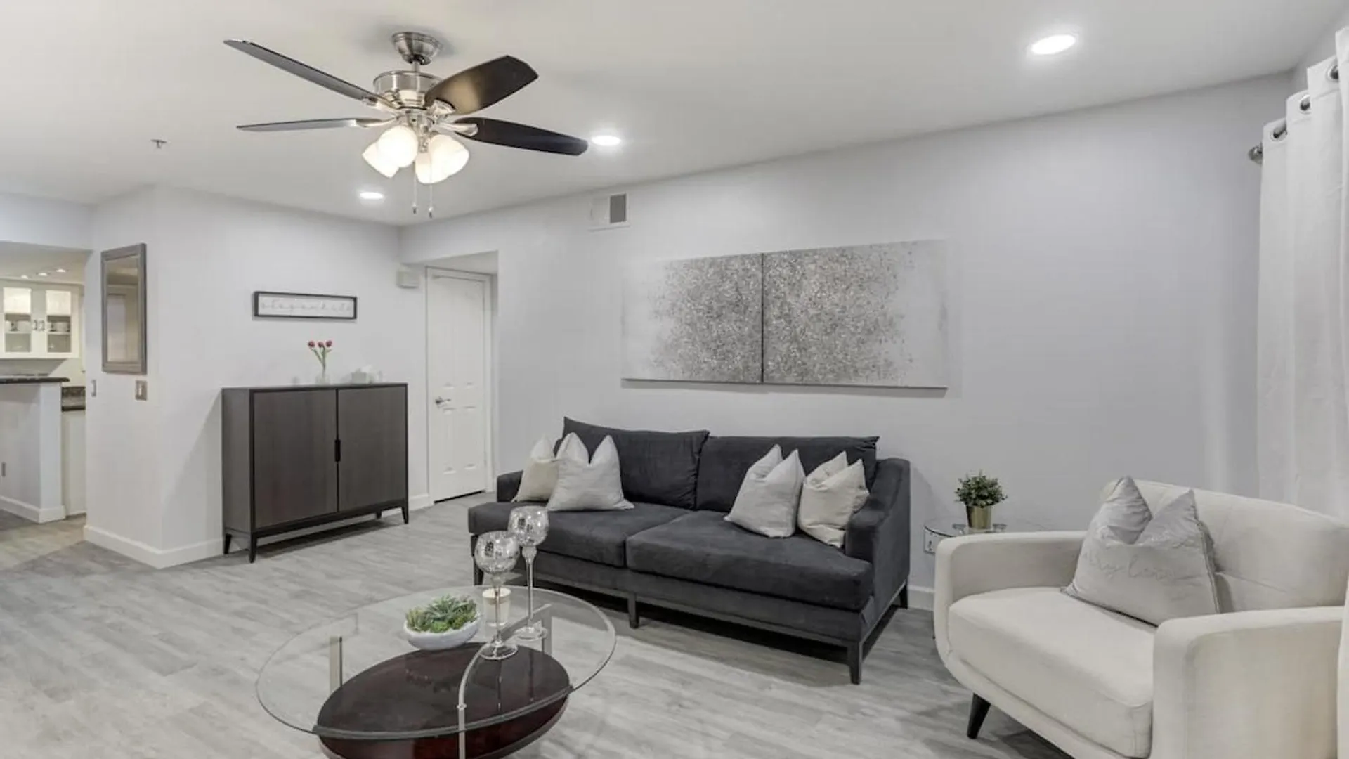 Comfort And Style In The Phoenix Biltmore Area! Semesterbostad
